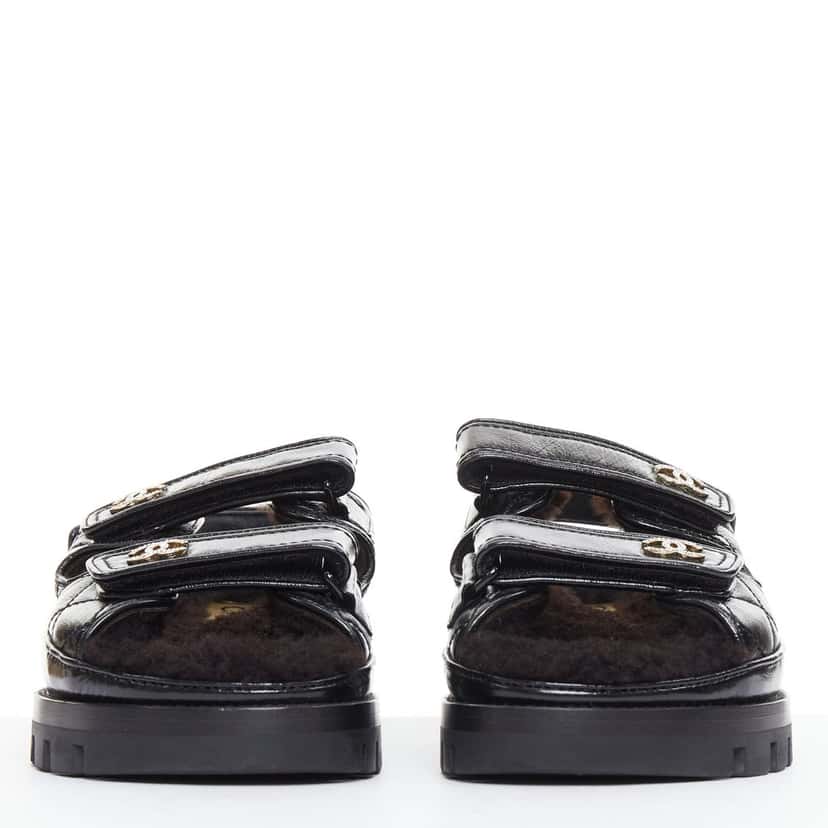 Chanel Product Black Leather Very good condition - Inside View