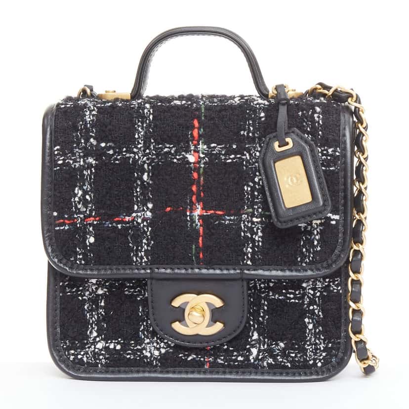 Chanel Tweed School Memory Black Tweed Very good condition - Front View