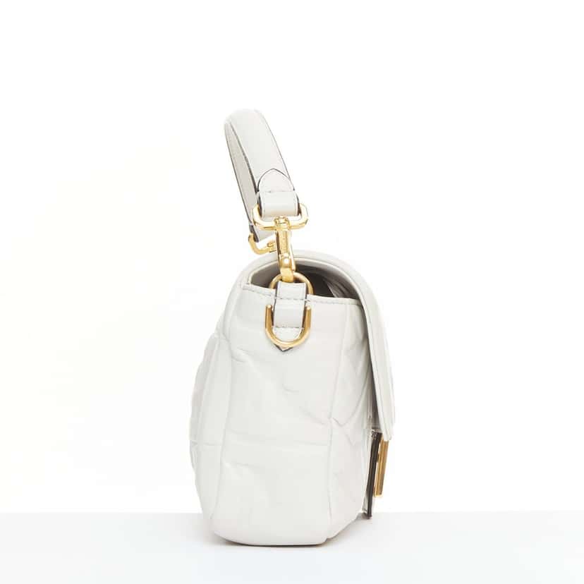 Fendi Baguette Medium White Leather Very good condition - Model View
