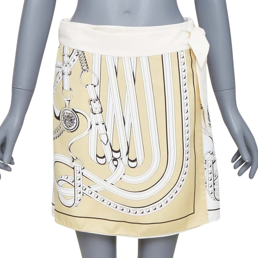 Hermes Product Beige Silk Very good condition - Front View