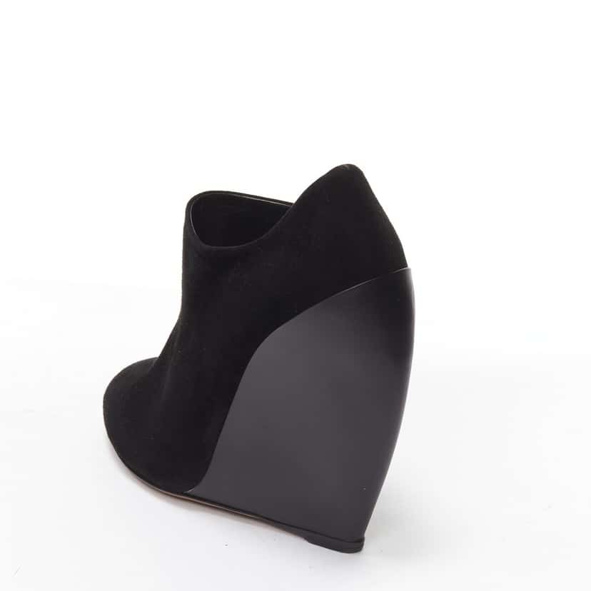 Alaia Jacquard Gold Heel Boots Black Suede Very good condition - Back View