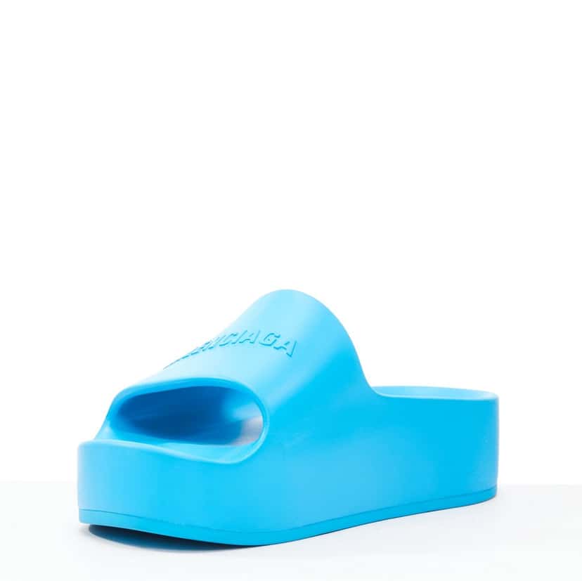 Balenciaga Mono Blue Rubber Good condition - Model View