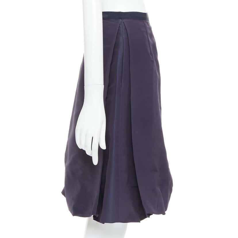 Oscar de la Renta Bubble Pleat Skirt Navy Silk Very good condition - Model View