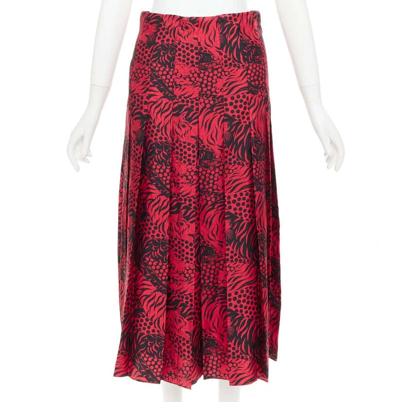 Gucci Product Red Silk Very good condition - Front View