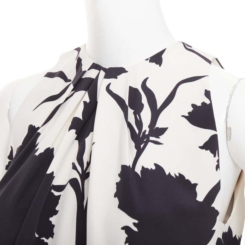 Dior Product Beige Silk Very good condition - Back View