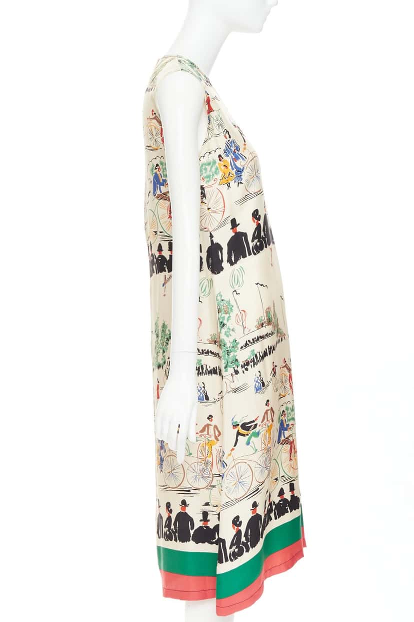 Celine Product Beige Silk Very good condition - Model View