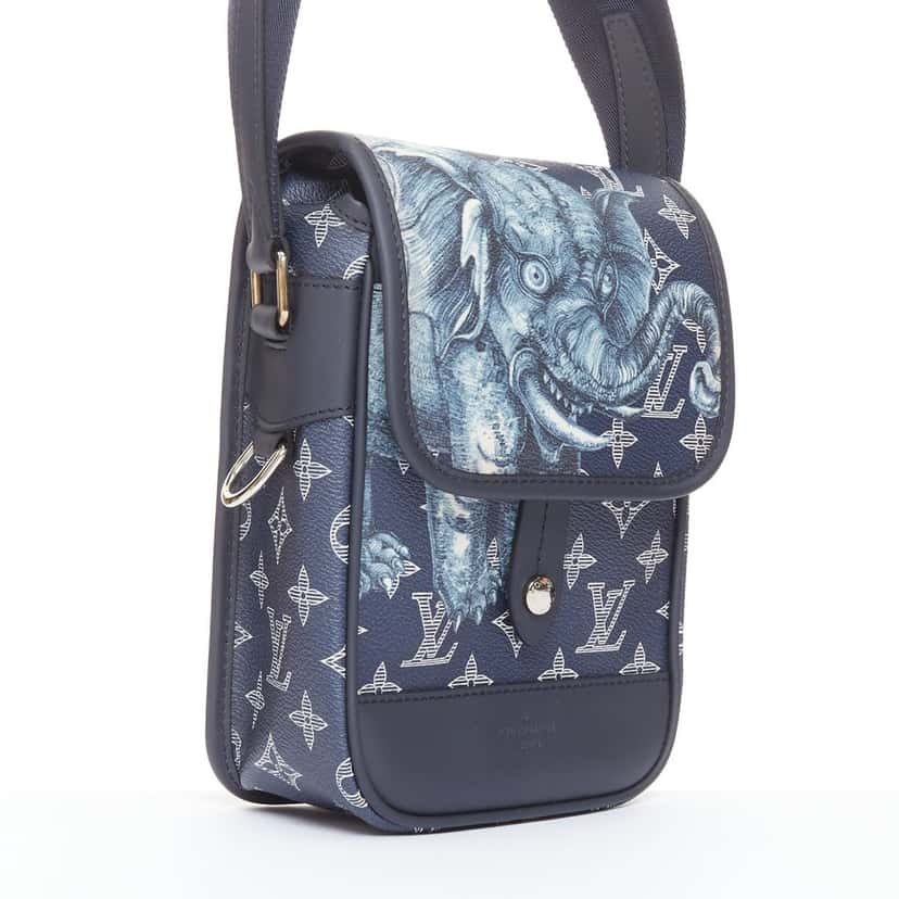 Louis Vuitton Savane Elephant Navy Very good condition - Inside View