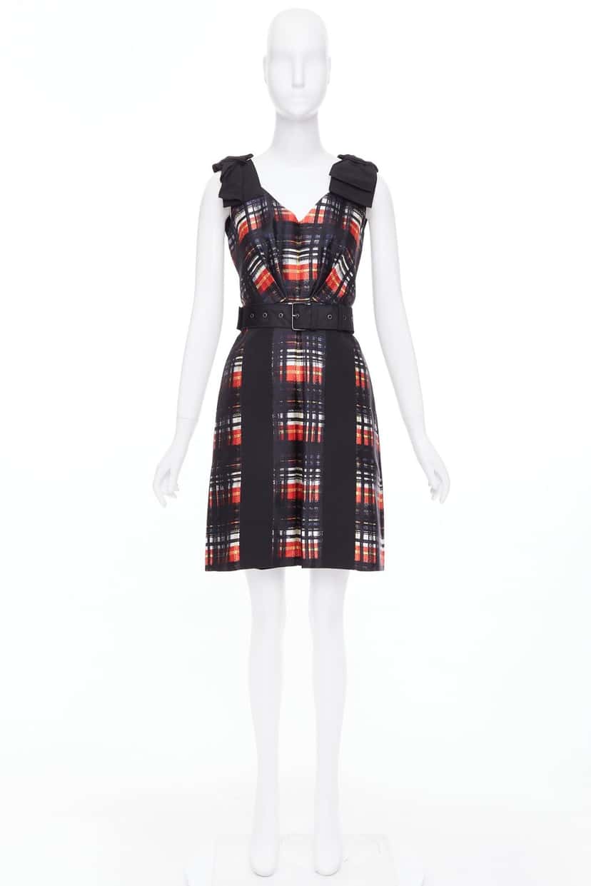 Prada Product Black Wool Very good condition - Back View