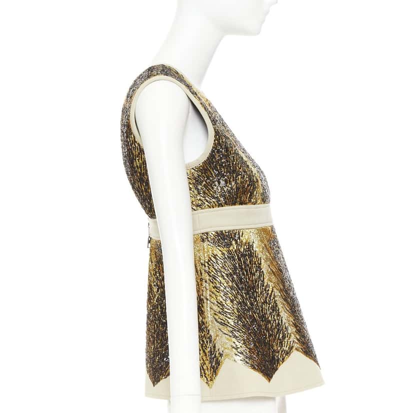 Louis Vuitton Product Gold Polyester Very good condition - Model View