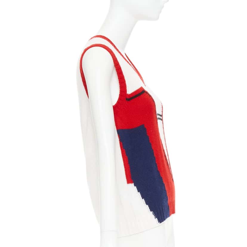 Prada Product Ecru Cashmere Very good condition - Model View