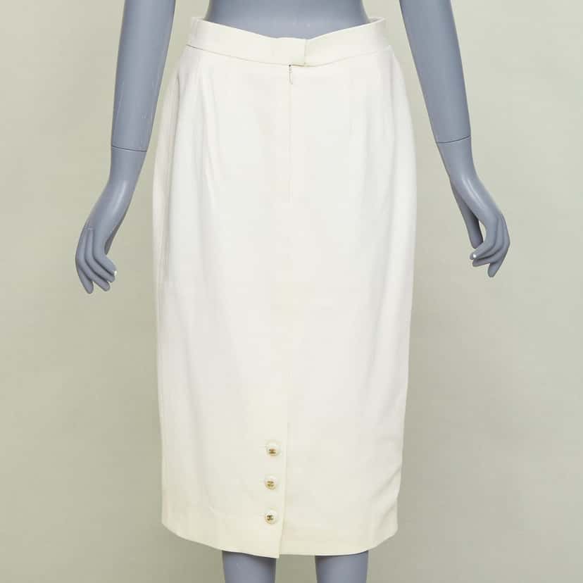 Chanel Product Ecru Wool Very good condition - Box View