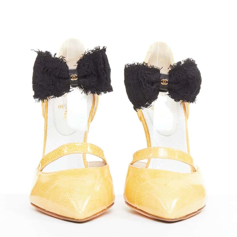 Chanel Product Yellow Leather Very good condition - Inside View