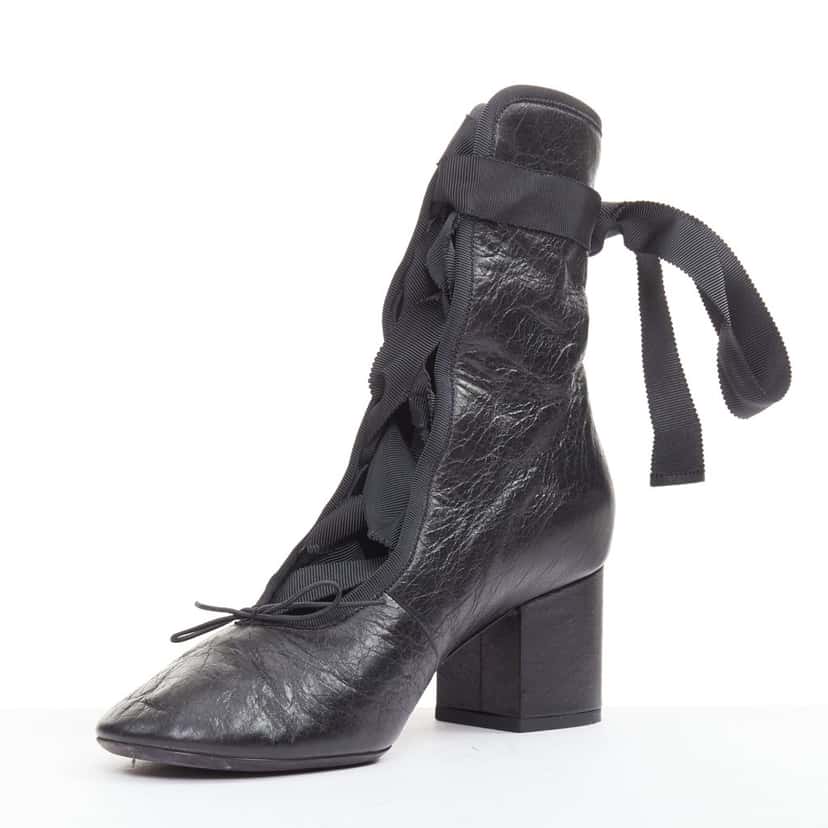 Valentino Product Black Leather Very good condition - Model View