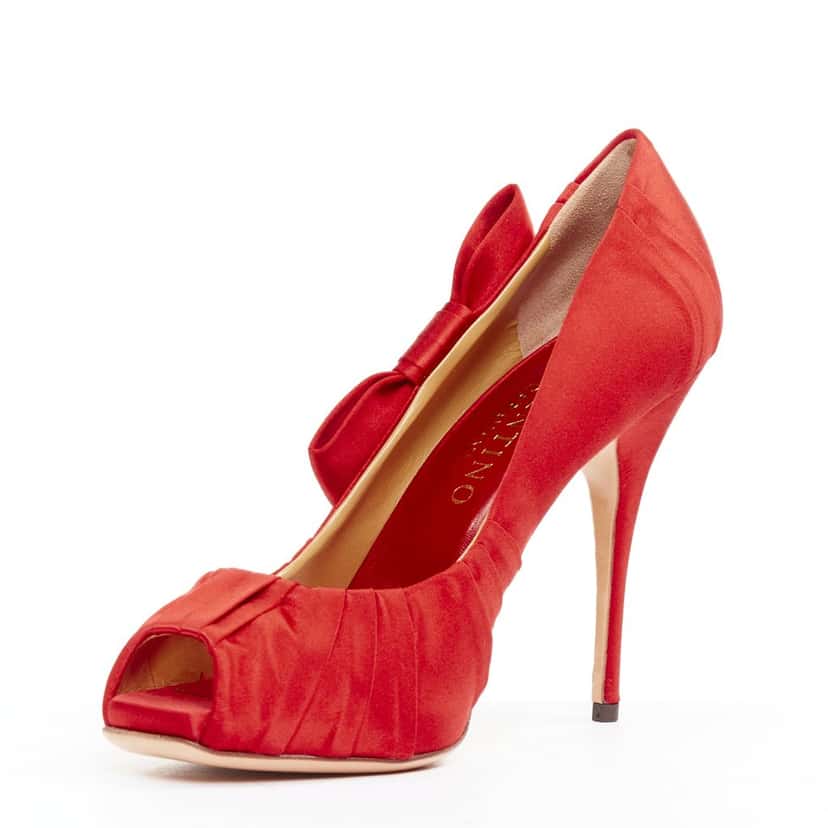 Valentino Product Red Silk Very good condition - Model View