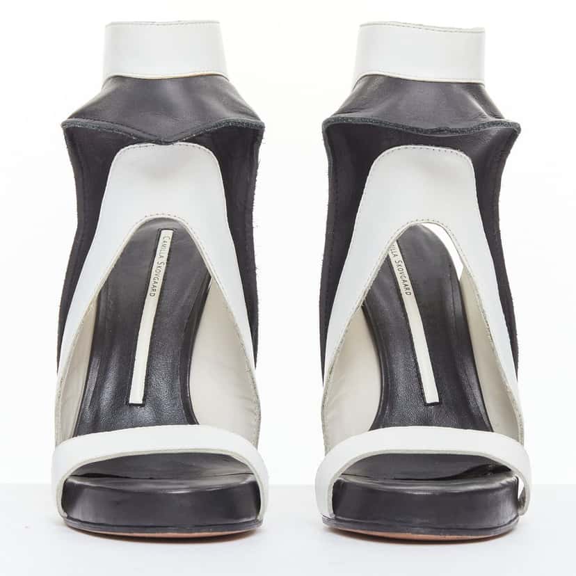 Camilla Skovgaard Ridged Cutout Sandals Black Leather Very good condition - Inside View