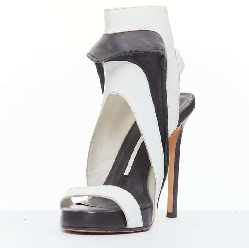 Camilla Skovgaard Ridged Cutout Sandals Black Leather Very good condition - Model View