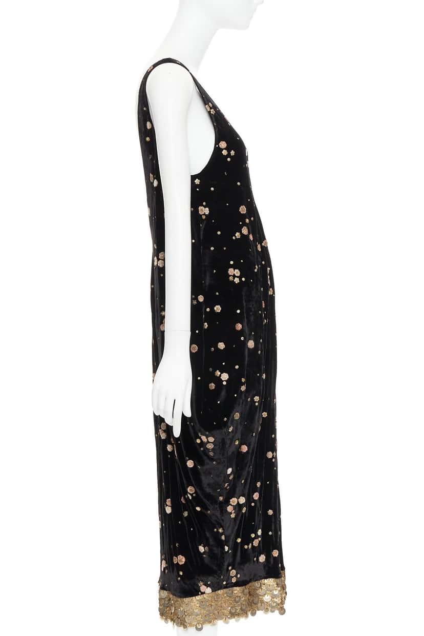 Sabyasachi Product Black Velvet Very good condition - Model View