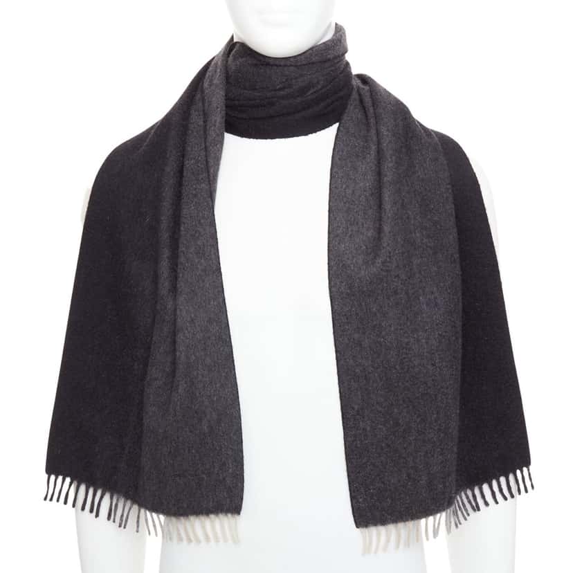 Prada Product Black Cashmere Very good condition - Front View