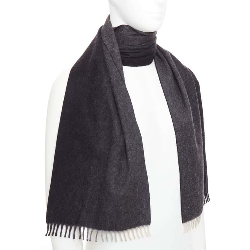 Prada Product Black Cashmere Very good condition - Inside View