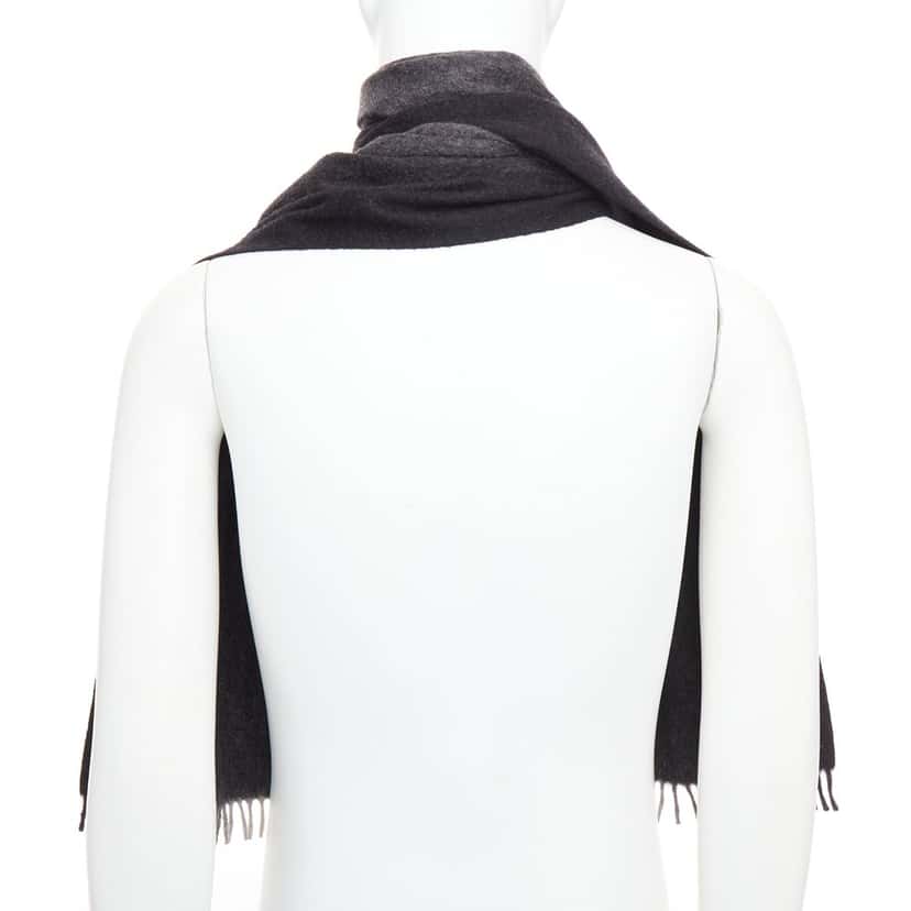 Prada Product Black Cashmere Very good condition - Box View