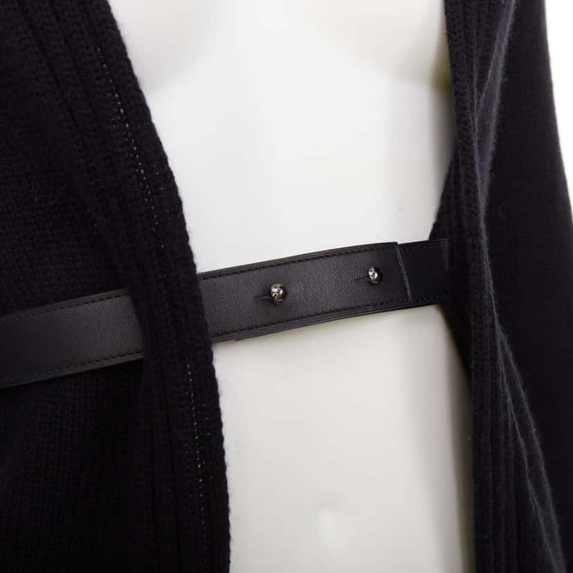 Hermes Product Black Cashmere Very good condition - Back View