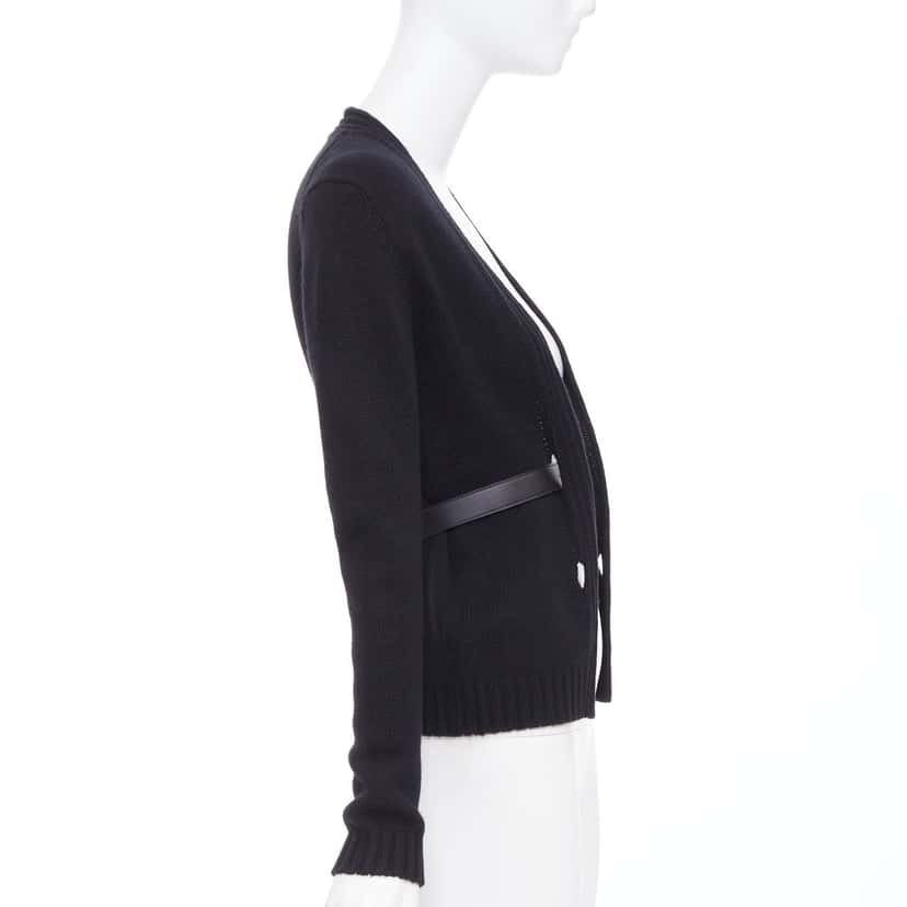 Hermes Product Black Cashmere Very good condition - Model View