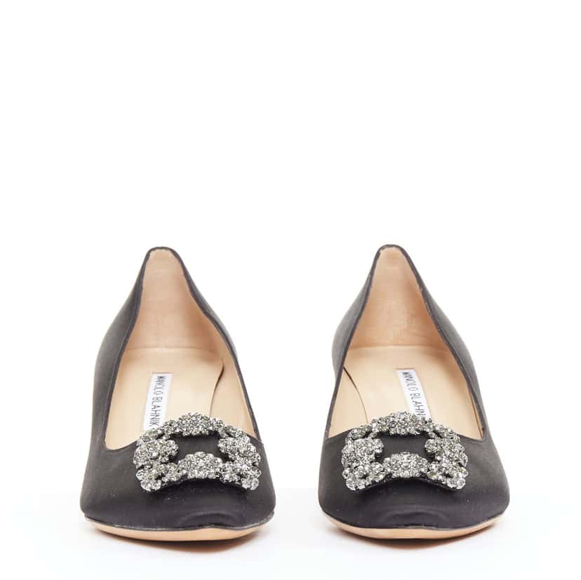 Manolo Blahnik Hangisi 70 Black Silk Very good condition - Model View