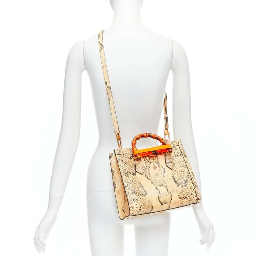 Gucci Diana NM Small Beige Leather Very good condition - Back View