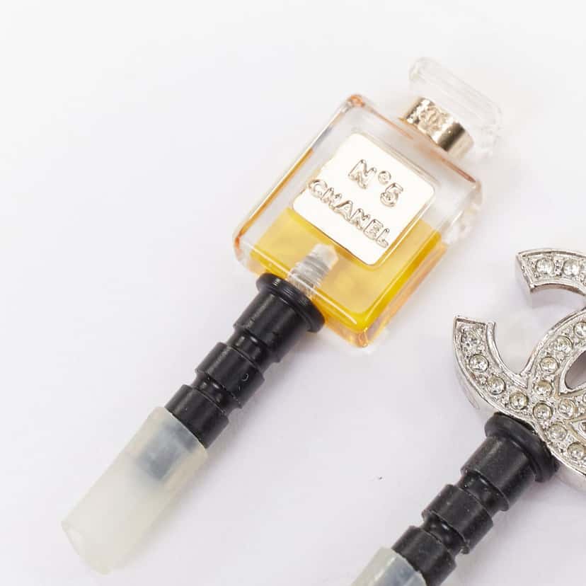 Chanel Product Black Plastic Very good condition - Model View