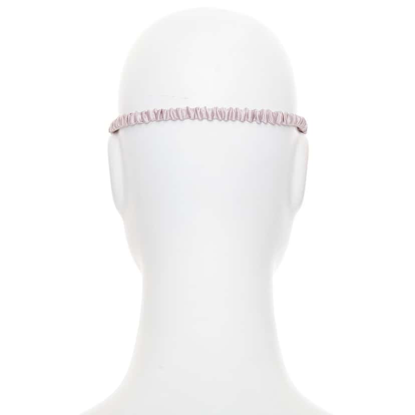 Chanel Product Pink Silk Very good condition - Model View