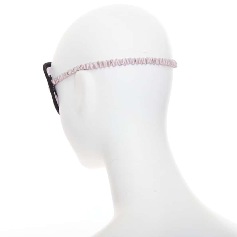 Chanel Product Pink Silk Very good condition - Box View