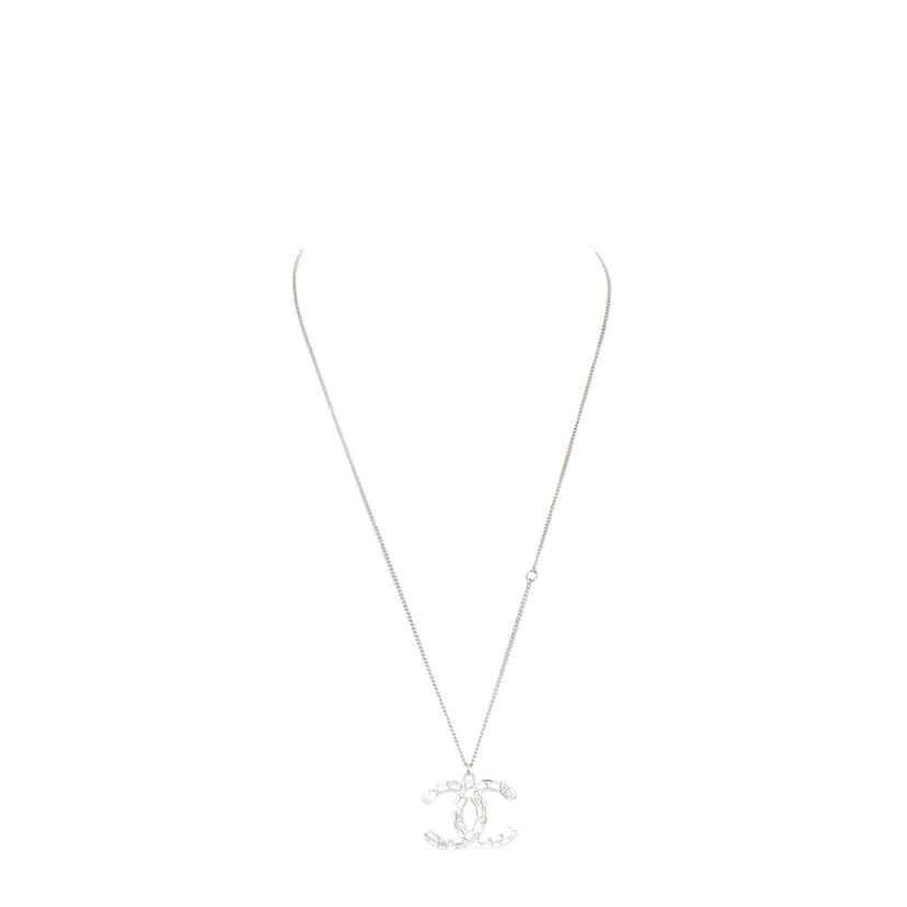 Chanel Product Silver Plastic Very good condition - Front View