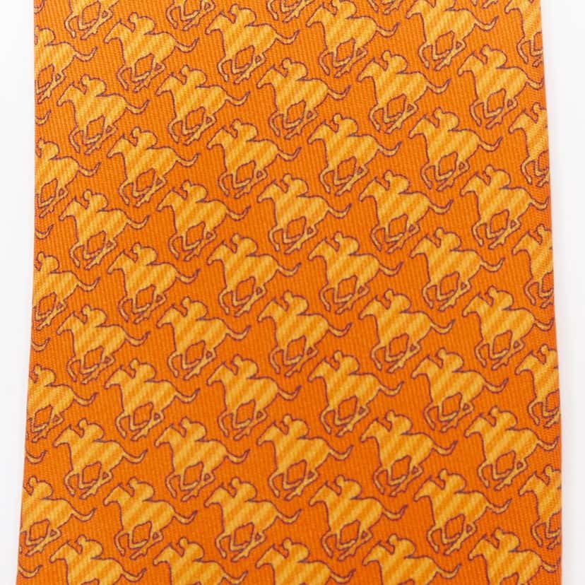 Hermes Product Orange Silk Very good condition - Model View