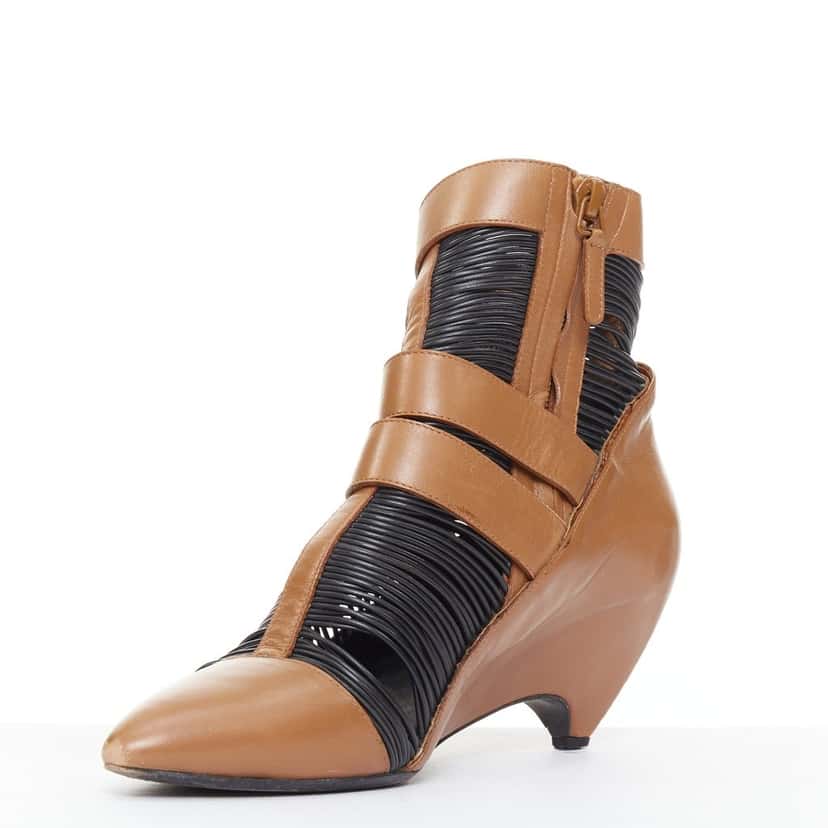 Balenciaga Product Brown Leather Fair condition - Model View