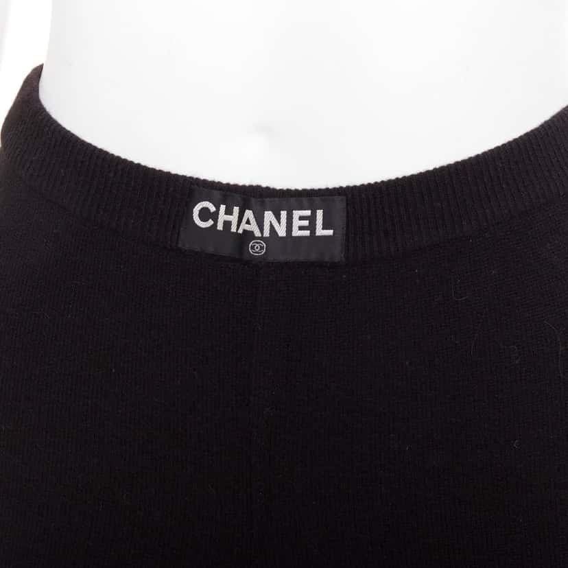 Chanel Product Black Cashmere Very good condition - Back View