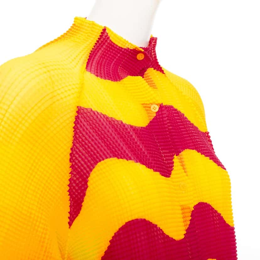 Issey Miyake Top Yellow Polyester Very good condition - Back View