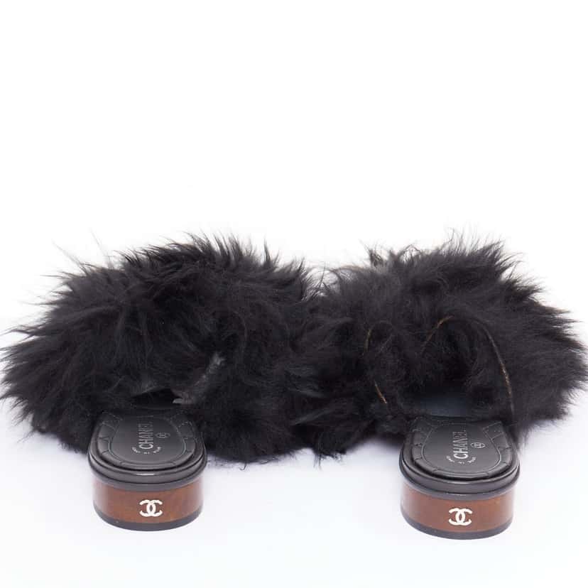 Chanel Sandals Black Fur Very good condition - Back View