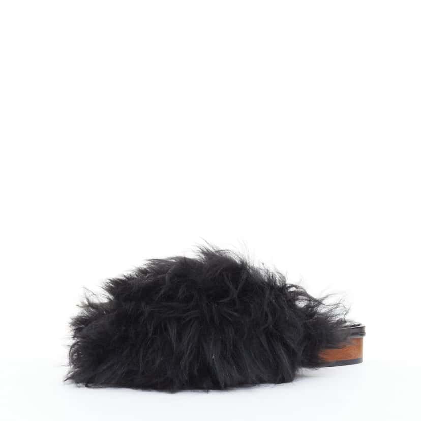 Chanel Sandals Black Fur Very good condition - Box View