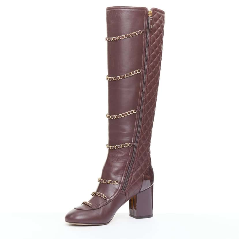 Chanel Boots Burgundy Leather Very good condition - Model View