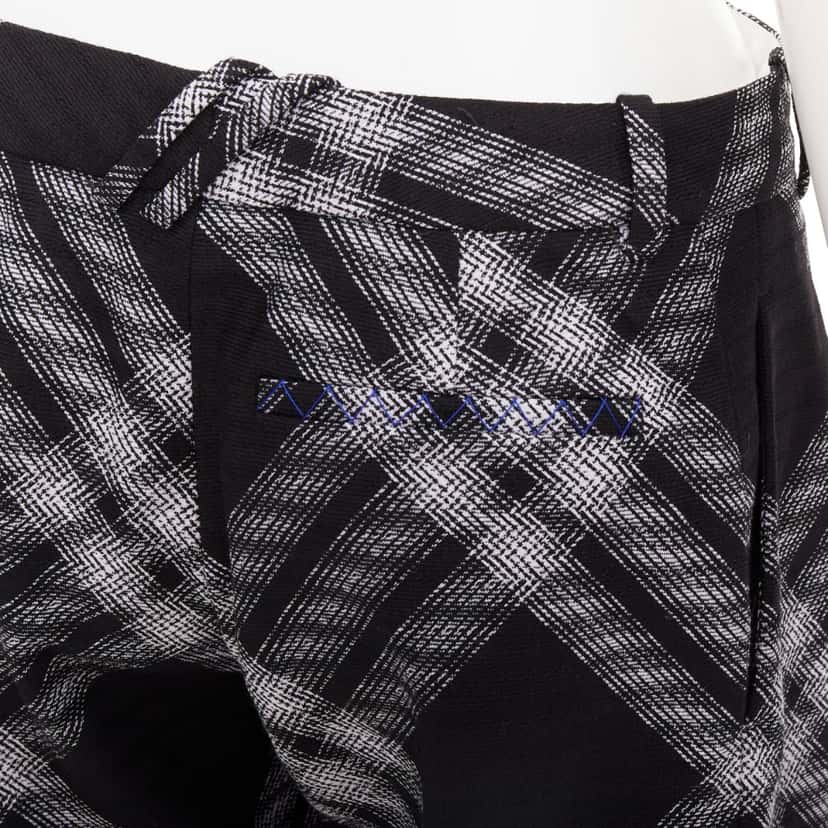 Burberry Product Black Wool Very good condition - Back View