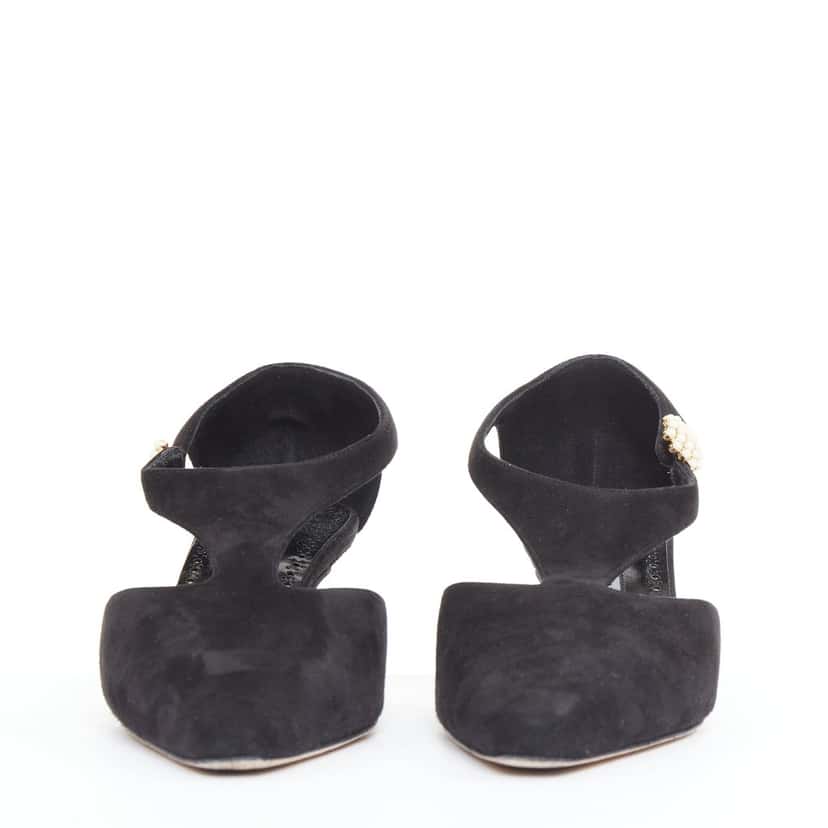 Manolo Blahnik Shufta 50 Black Suede Good condition - Model View