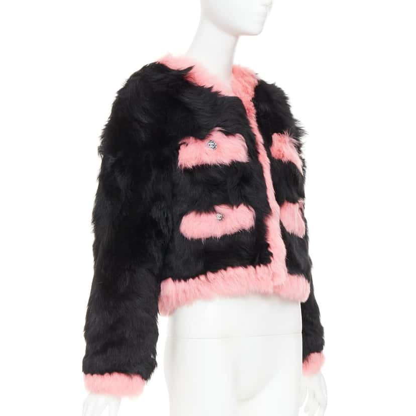 Chanel Coat Black Fur Never worn, with tag - Model View
