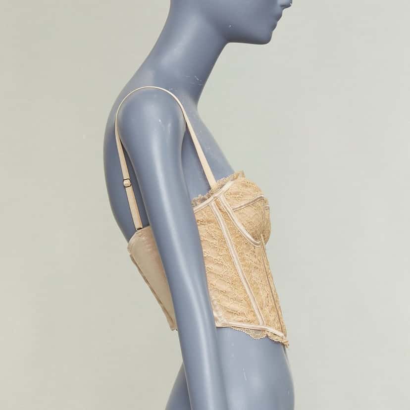 Gucci Beige Cotton Tops Beige Cotton Never worn, with tag - Model View