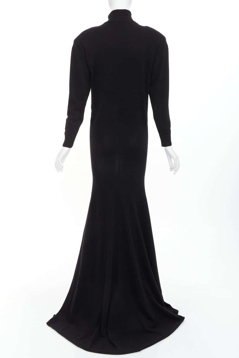 Saint Laurent 724450 YALL2 1000 Black Cashmere Never worn, with tag - Model View