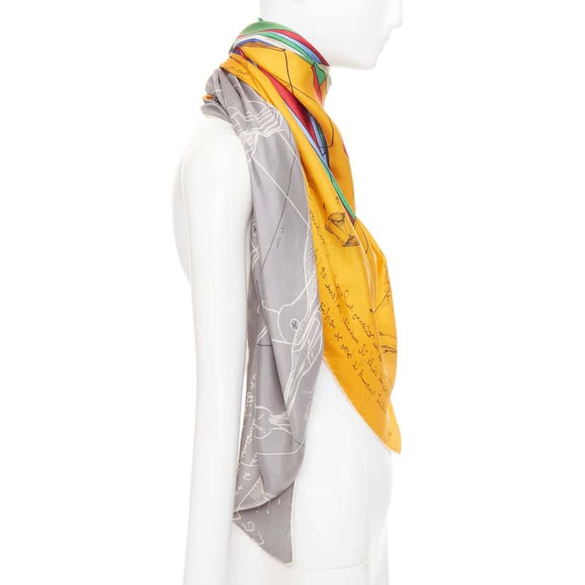 Hermes Della Cavalleria Favolosa 140 Yellow Silk Very good condition - Model View