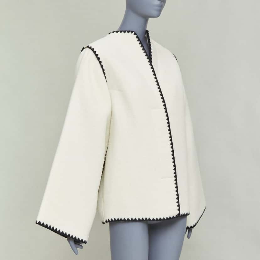 Jil Sander Coat Ecru Very good condition - Model View