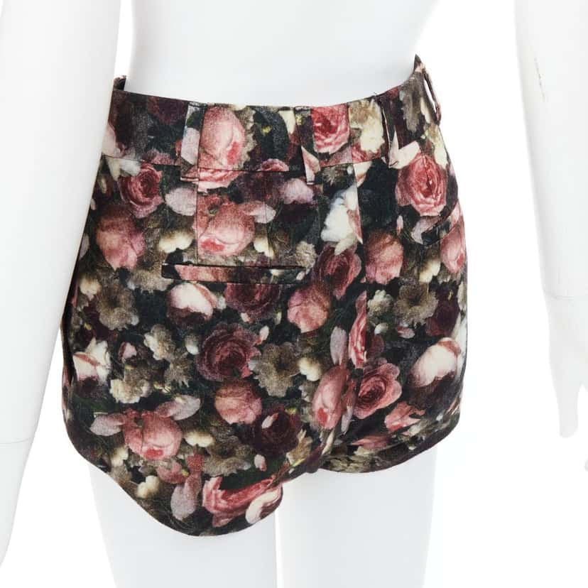 Givenchy Rose Floral Shorts Black Wool Very good condition - Back View