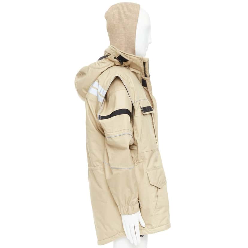 Balenciaga Coat Beige Polyester Very good condition - Model View