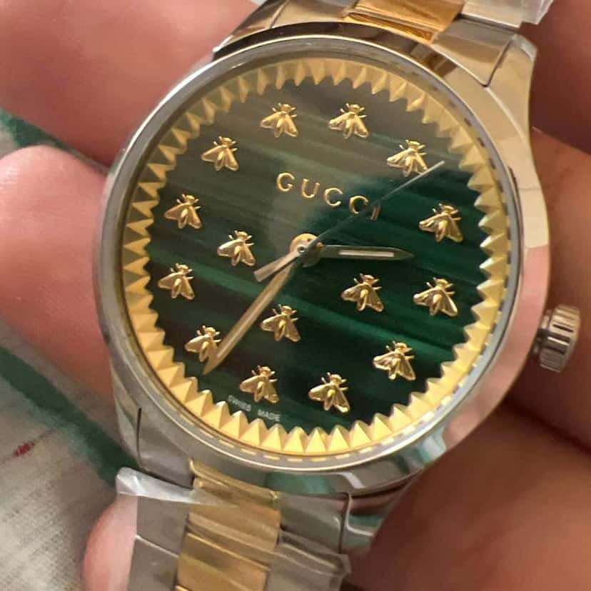 Gucci G timeless bee Gold Never worn, with tag - Back View