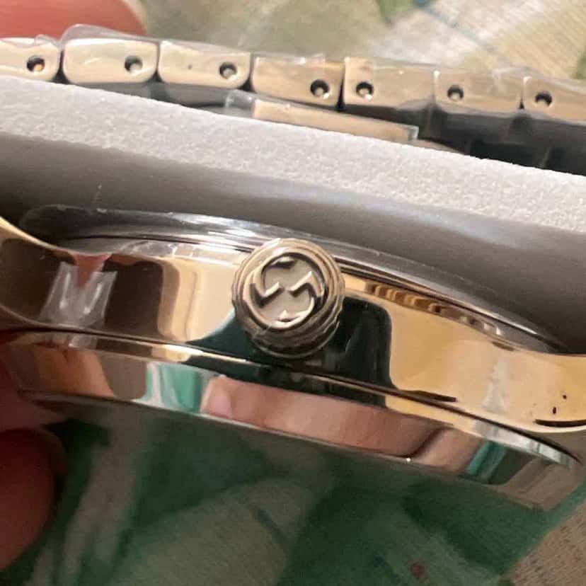 Gucci G timeless bee Gold Never worn, with tag - Box View